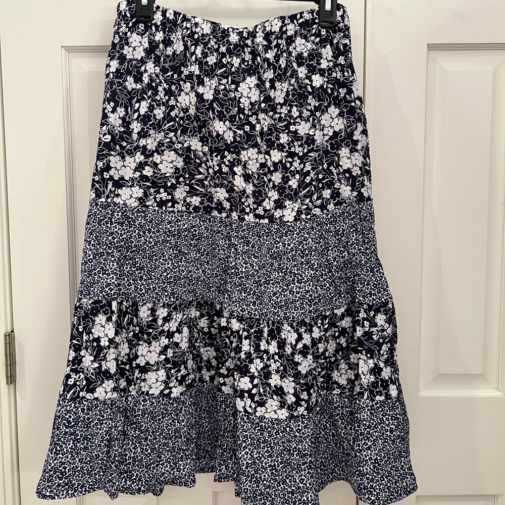 Susan Graver-L-New-Navy/White pleated pull on skirt